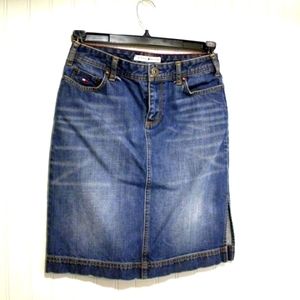 Tommy Hilfiger denim Skirt with side slit sz 2